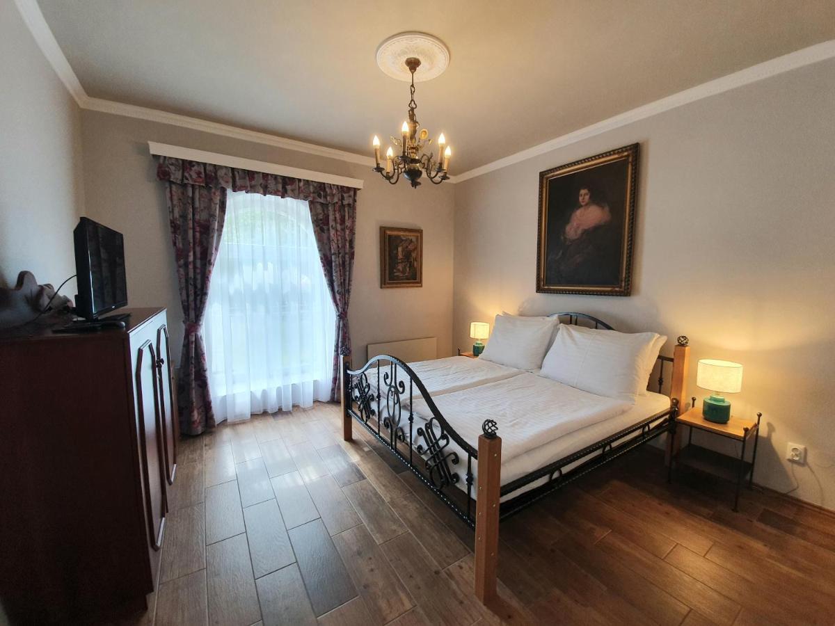 Lesni Hotel Perslak Nová Bystřice エクステリア 写真