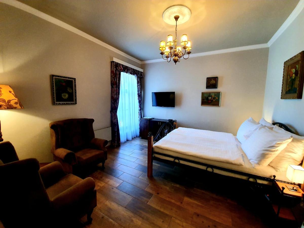 Lesni Hotel Perslak Nová Bystřice エクステリア 写真