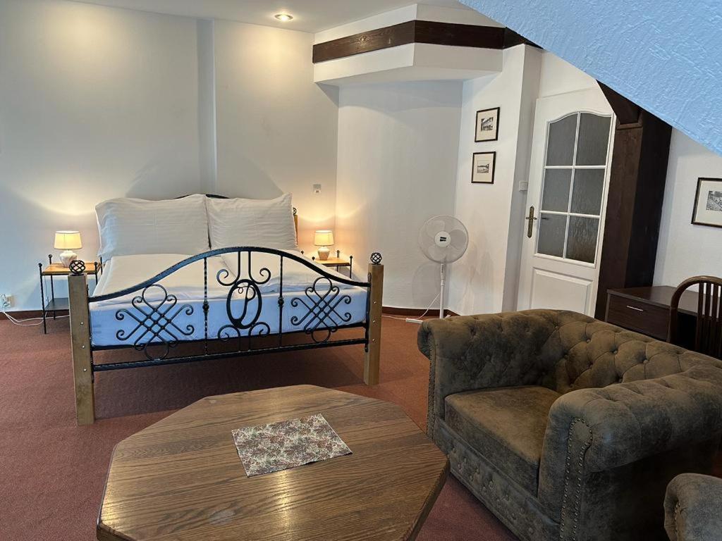 Lesni Hotel Perslak Nová Bystřice エクステリア 写真