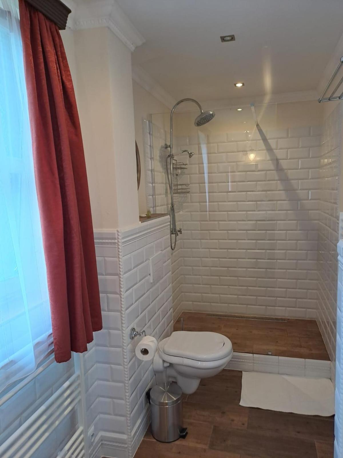 Lesni Hotel Perslak Nová Bystřice エクステリア 写真