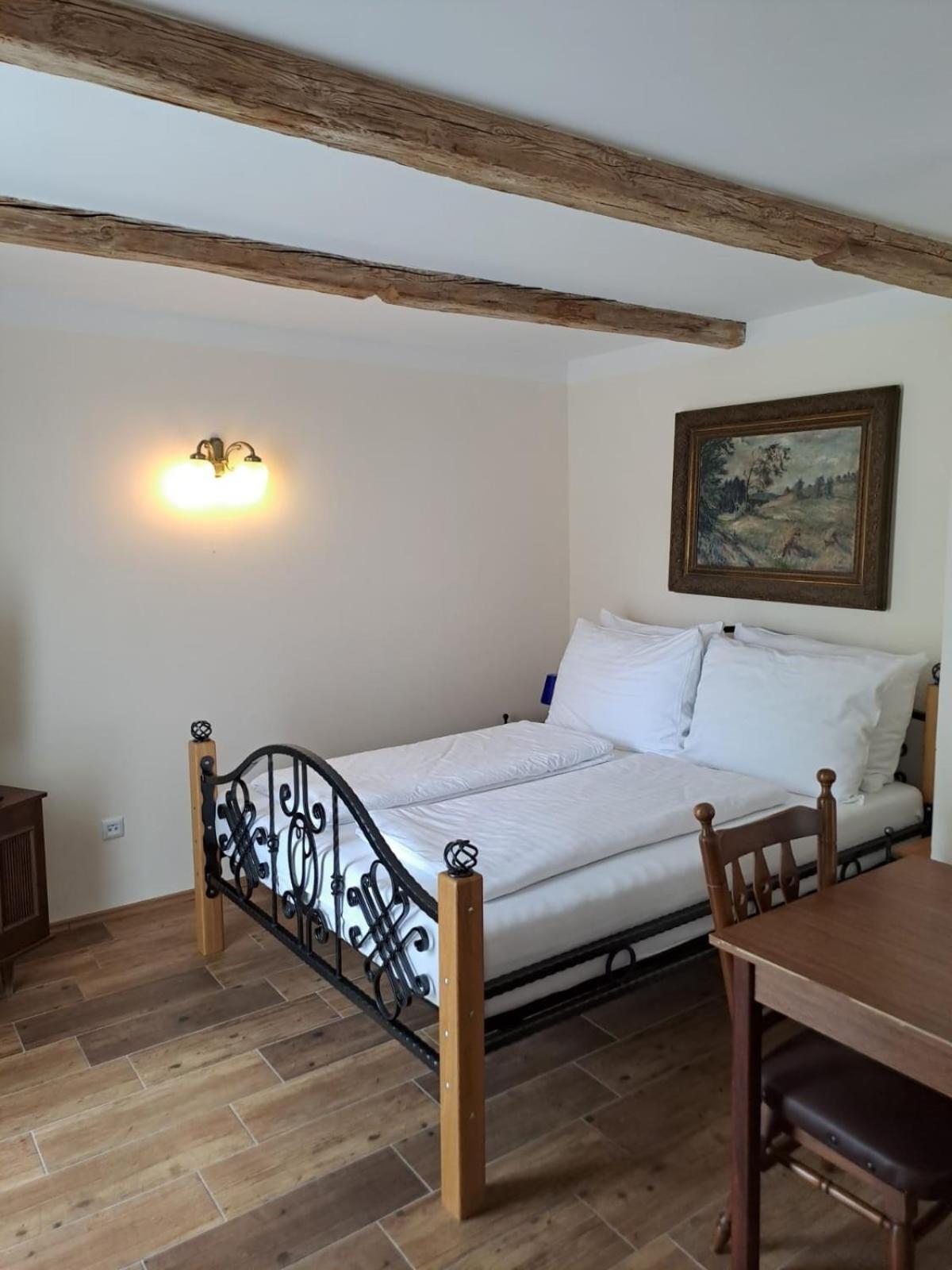 Lesni Hotel Perslak Nová Bystřice エクステリア 写真